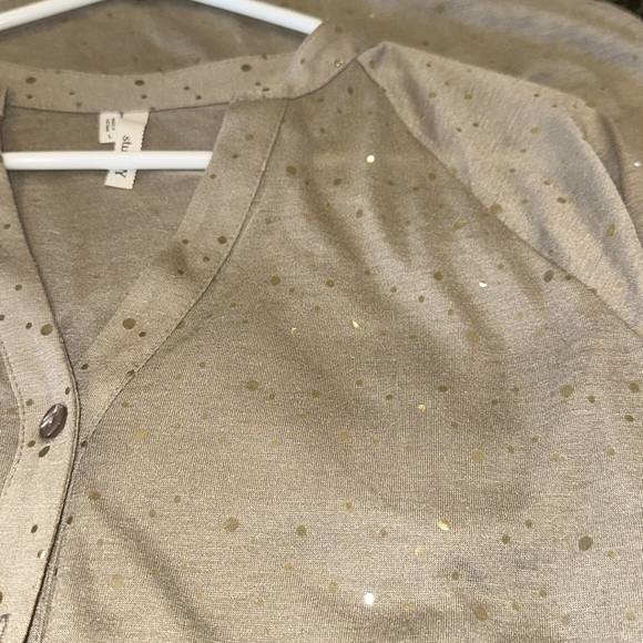 STUDIO Y - Picture 2 of 4